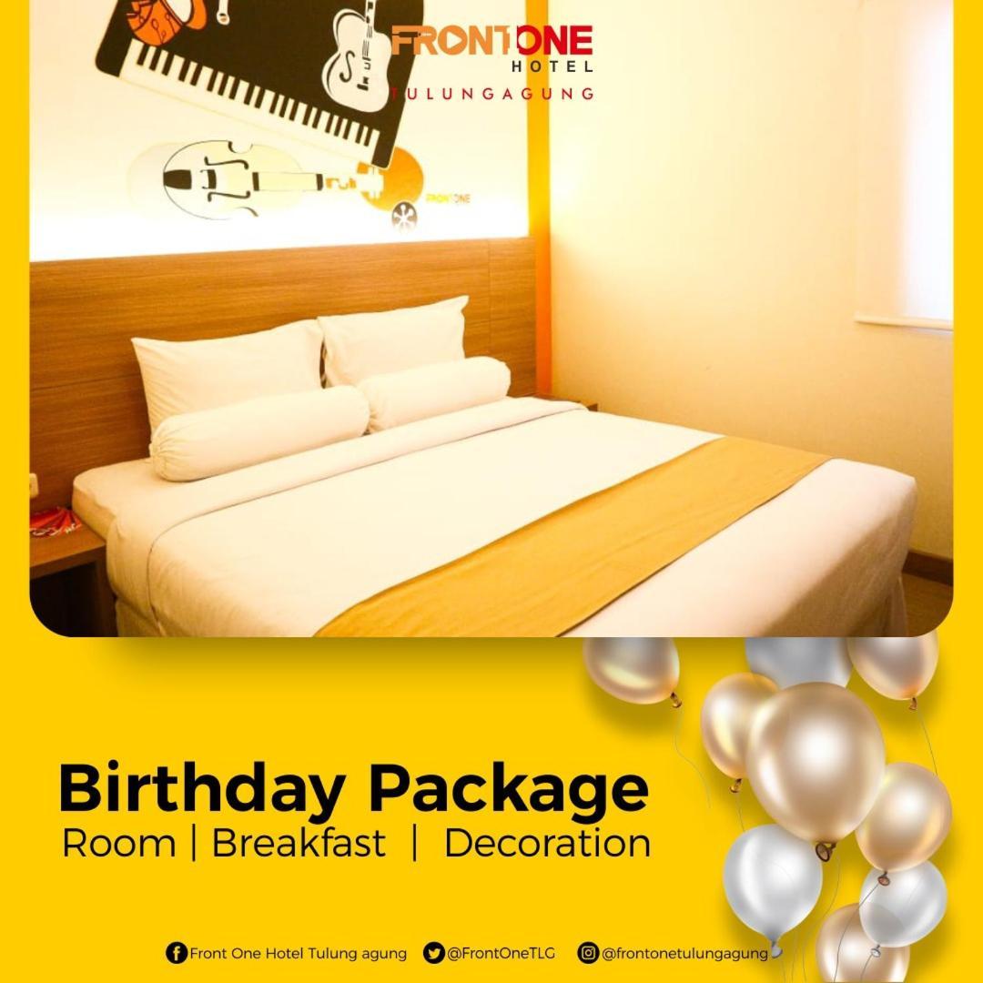 Front One Hotel Tulungagung Exterior foto